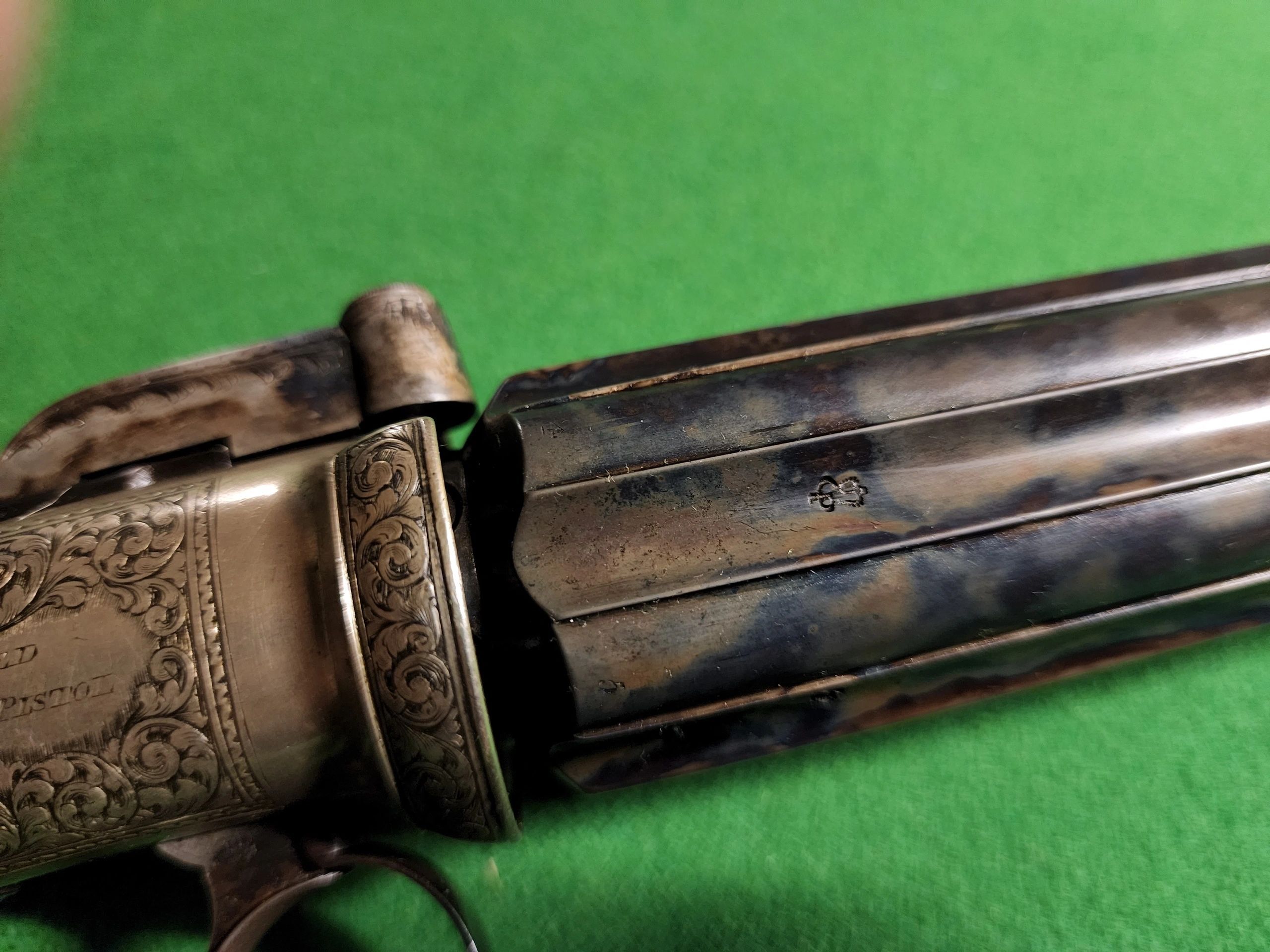 Extensive and sharp engraving